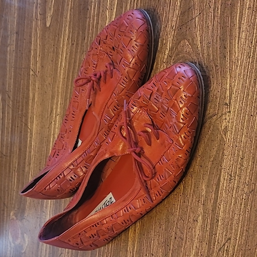 Vintage Razzmatazz Leather Woven Oxford Flats Size 11 Red